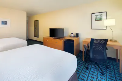 Photo 5 - Fairfield Inn and Suites by Marriott Indianapolis Airport