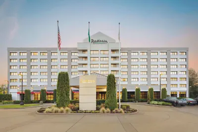 Photo 2 - Radisson Hotel Seattle Airport