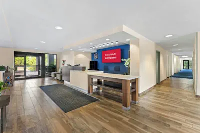 Photo 4 - Allentown Park Hotel by The Red Collection