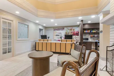 Photo 2 - Sonesta ES Suites Dulles Airport