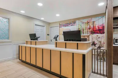 Photo 3 - Sonesta ES Suites Dulles Airport