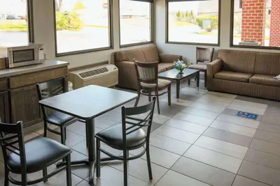 Photo 5 - Econo Lodge Wooster
