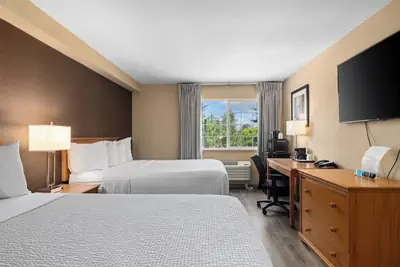 Photo 4 - Ramada by Wyndham Portland