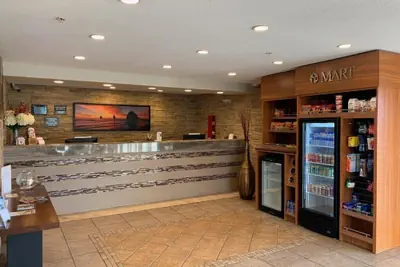 Photo 2 - Ramada by Wyndham Portland