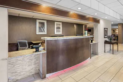 Photo 5 - SureStay Hotel by Best Western SeaTac Airport North
