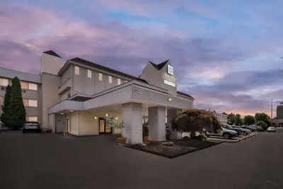 Photo 2 - SureStay Hotel by Best Western SeaTac Airport North