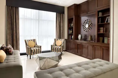 Photo 4 - DoubleTree by Hilton Milwaukee - Brookfield