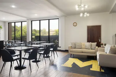 Photo 4 - Ann Arbor North Inn