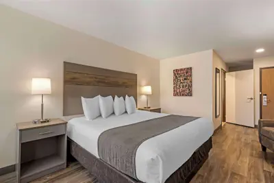 Photo 2 - Best Western Plus Waterloo & Cedar Falls