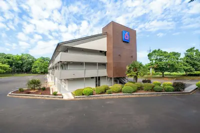 Photo 2 - Motel 6 Charlotte, NC - Coliseum