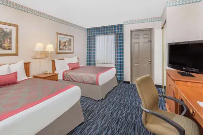 Photo 5 - Ramada by Wyndham Kent Seattle Area
