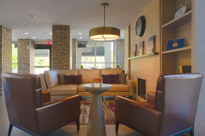 Photo 5 - The Palms Inn & Suites