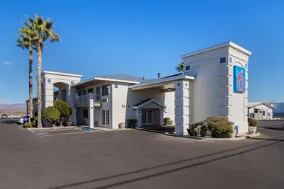 Photo 2 - Motel 6 Safford, AZ