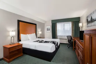 Photo 4 - La Quinta Inn by Wyndham Everett