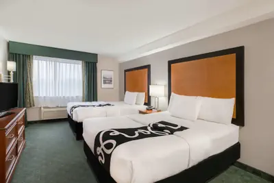 Photo 5 - La Quinta Inn by Wyndham Everett