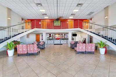 Photo 4 - Ramada by Wyndham Bowling Green
