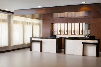 Photo 4 - DoubleTree Hotel Baltimore - BWI Airport