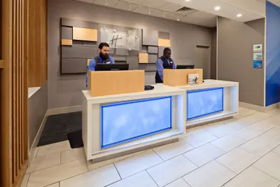 Photo 5 - Holiday Inn Express Los Angeles Airport by IHG