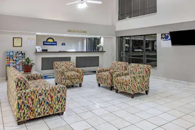 Photo 4 - Days Inn by Wyndham Spartanburg Waccamaw