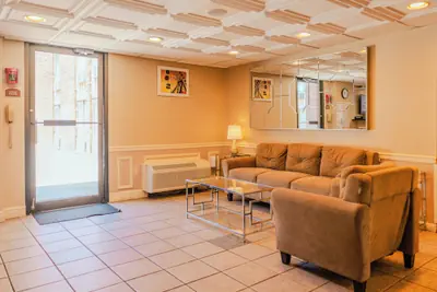 Photo 4 - Windsor Hotel