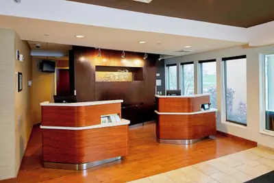 Photo 3 - Courtyard by Marriott Lansing