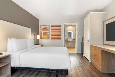 Photo 2 - Best Western Plus Rancho Cordova Inn