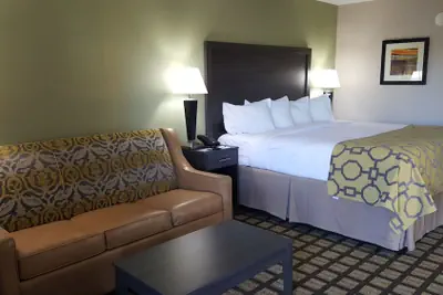 Photo 5 - Baymont by Wyndham Clarksville