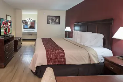 Photo 5 - Red Roof Inn Chipley