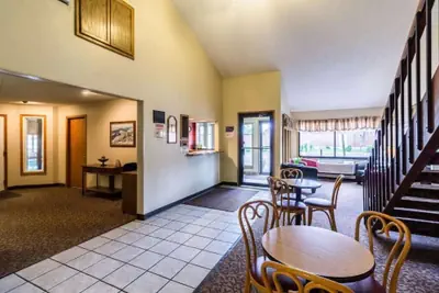 Photo 4 - Red Wing Inn and Suite