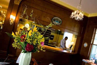 Photo 4 - The Colony Hotel