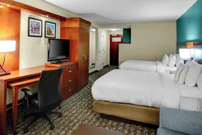 Photo 4 - Courtyard by Marriott New Bern