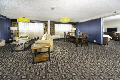 Photo 4 - Holiday Inn Louisville East - Hurstbourne by IHG