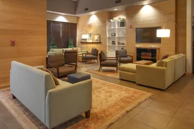 Photo 3 - GreenTree Inn & Suites Phoenix Sky Harbor