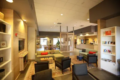 Photo 5 - GreenTree Inn & Suites Phoenix Sky Harbor