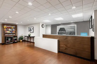 Photo 4 - Hampton Inn Naples Central