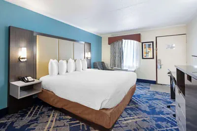 Photo 2 - Best Western Franklin Inn