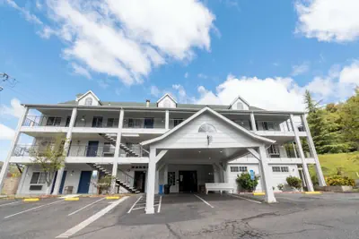 Photo 2 - Quality Inn Yosemite Valley Gateway