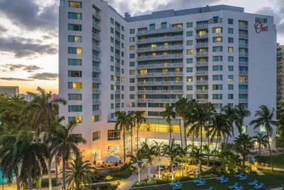 Photo 2 - GALLERYone- A DoubleTree Suites by Hilton Hotel