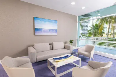 Photo 4 - GALLERYone- A DoubleTree Suites by Hilton Hotel