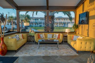Photo 5 - San Simeon Lodge