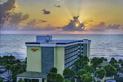 Photo 2 - Hampton Inn Jacksonville Beach/Oceanfront