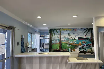 Photo 3 - Travelodge by Wyndham Long Beach Convention Center