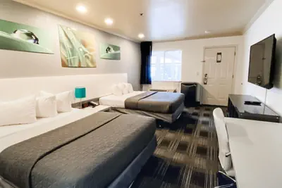Photo 2 - BridgePoint Inn Daly City