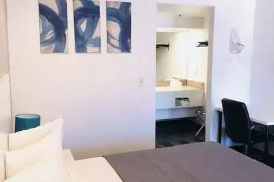 Photo 4 - BridgePoint Inn Daly City