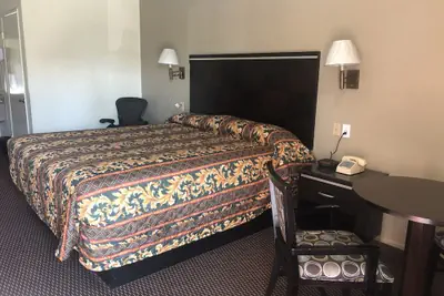 Photo 4 - Economy Inn - Ontario Airport/Chino