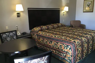 Photo 3 - Economy Inn - Ontario Airport/Chino