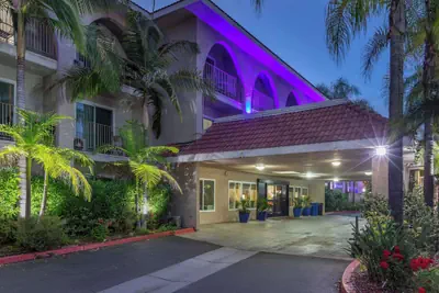 Photo 2 - Comfort Inn Escondido San Diego North County