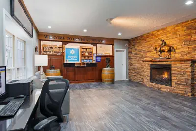 Photo 4 - SureStay Hotel by Best Western Bardstown General Nelson