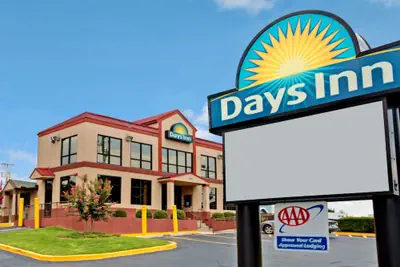 Photo 2 - Days Inn by Wyndham Lawrenceville