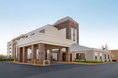 Photo 2 - La Quinta Inn & Suites by Wyndham Dothan